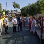 В Элисте в рамках партпроекта «Новая школа» благоустроили детские игровые площадки