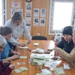 Жители села Алькатваам передали в региональное отделение «Единой России» посылки для бойцов СВО