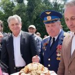 При участии «Единой России» Новочеркасск встретил автопробег «Дорогами народных ополченцев»