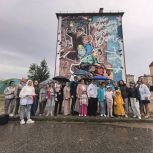 В Пойковском при поддержке Николая Заболотнева появились муралы в честь первопроходцев Югры