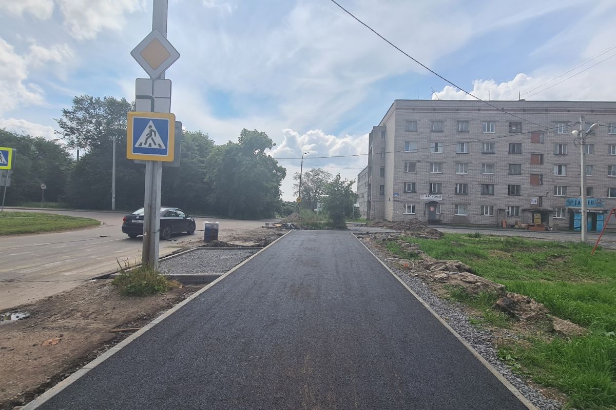 В Соколе обновляют пешеходные зоны на улице Кирова
