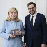 Депутат Госдумы Тамара Фролова награждена ведомственным знаком ФМБА России
