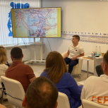 В штабе общественной поддержки «Единой России» в Геническе представили книгу о Великой Отечественной войне