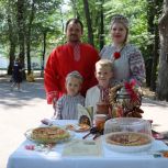 При поддержке «Единой России» в донской столице прошел фестиваль в День семьи, любви и верности