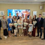Коллекцию музея города Артёма пополнили картины, созданные участниками акции «Рисую! Мечтаю! Живу!»