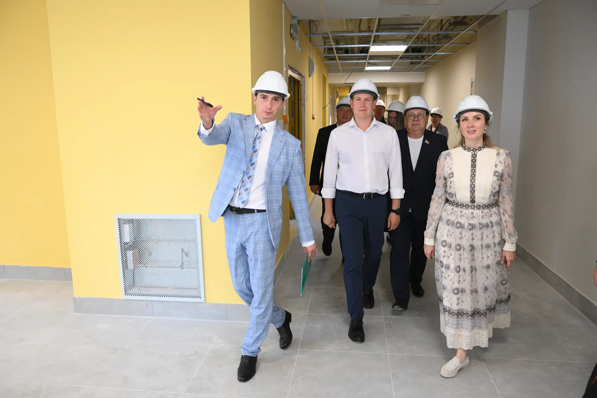 Мария Львова-Белова отметила развитие образовательной инфраструктуры по Народной программе-2021 в Барнауле