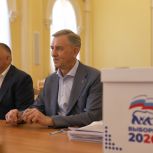 «Единая Россия» подала в омский избирком документы для регистрации списка кандидатов на выборы в Заксобрание