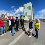 Партийцы оценили подходы к школе и спортплощадку на безопасность для детей