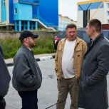 «Городская среда»: Сергей Спицын провел выездной мониторинг дворовых территорий Анадыря