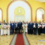 Евгений Солнцев вручил памятный знак «Гордость Оренбуржья» деятелям, внесшим вклад в развитие региона