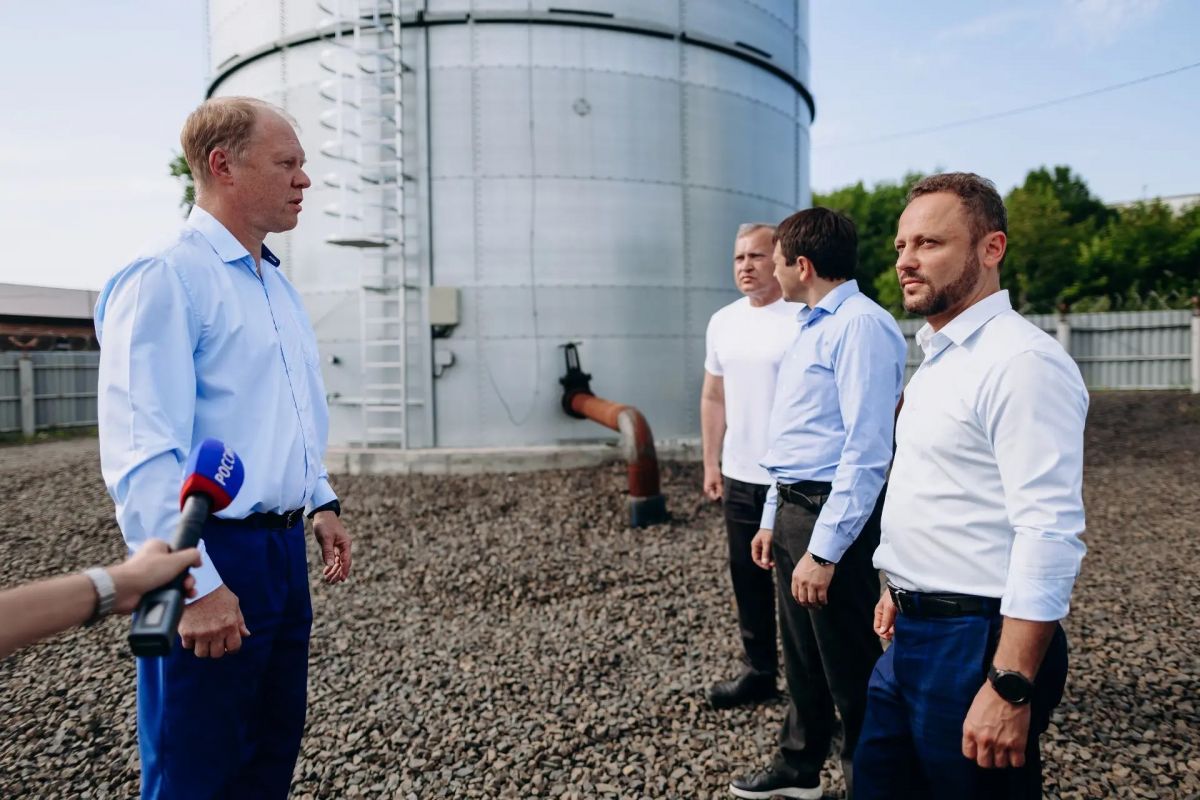 Депутат Госдумы проверил строительство водопровода в Ленинске-Кузнецком