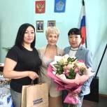 Тувинское региональное отделение "Единая Россия" поздравляет Сенатора РФ Дину Оюн с Днем рождения