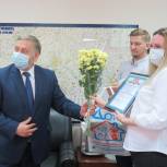 Александр Кичигин поздравил соцработников с профессиональным праздником