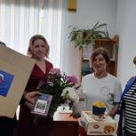 Партийцы передали книги социальному учреждению Федоровского района