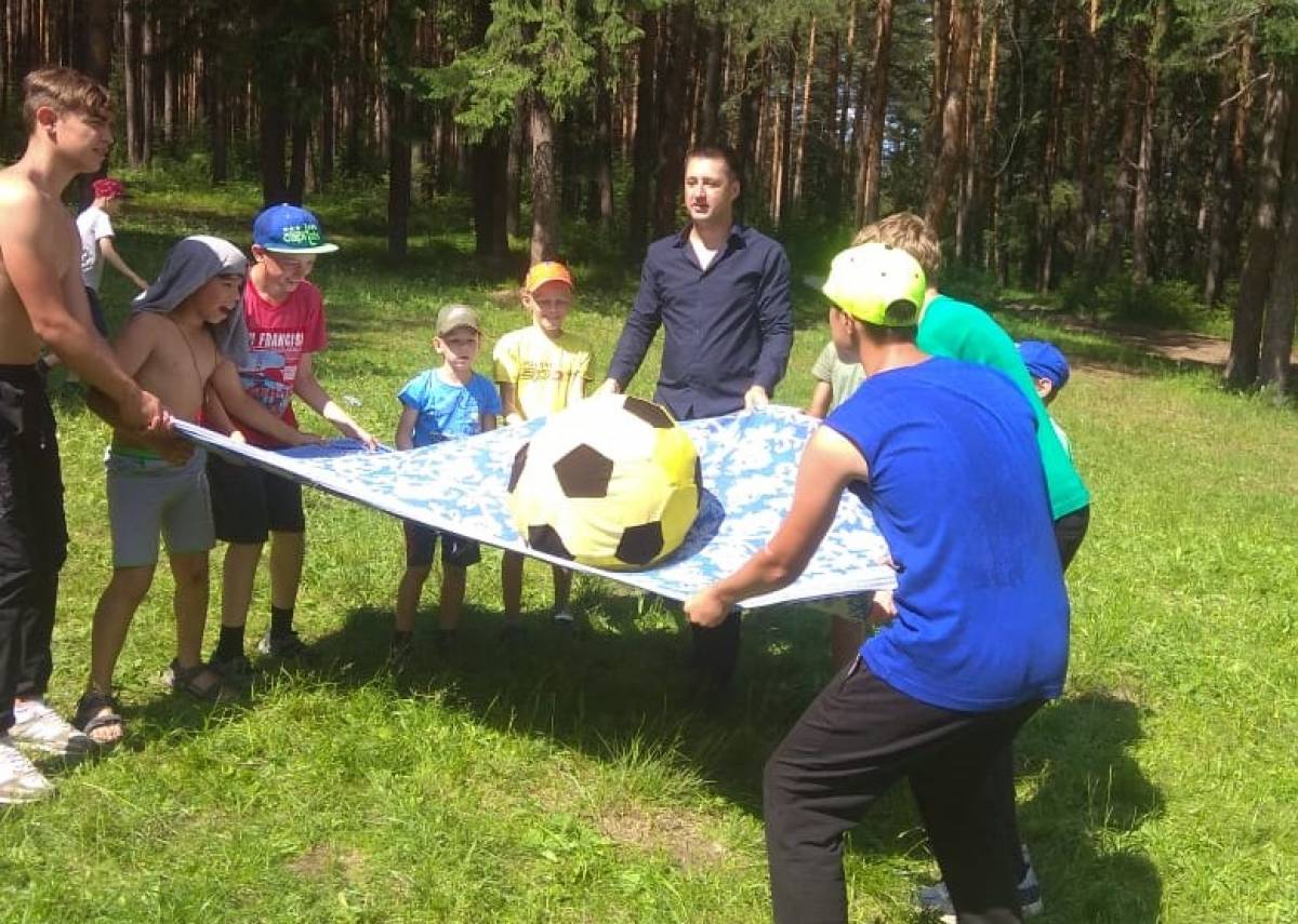 Нижнетагильские партийцы организовали день здоровья для воспитанников  детского дома