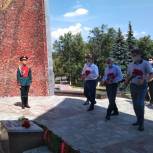Активисты высадили деревья в память о погибших в годы войны на аллее Славы в Автозаводском районе