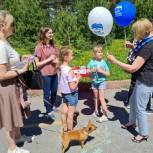 В Кузбассе единороссы поздравили детей с праздником