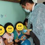 «ЕДИНАЯ РОССИЯ» поздравила маленьких пациентов Противотуберкулезного диспансера  с Днем защиты детей