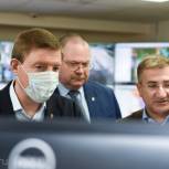 Андрей Турчак и Олег Мельниченко посетили ситуационный центр управления ГК «Дамате»