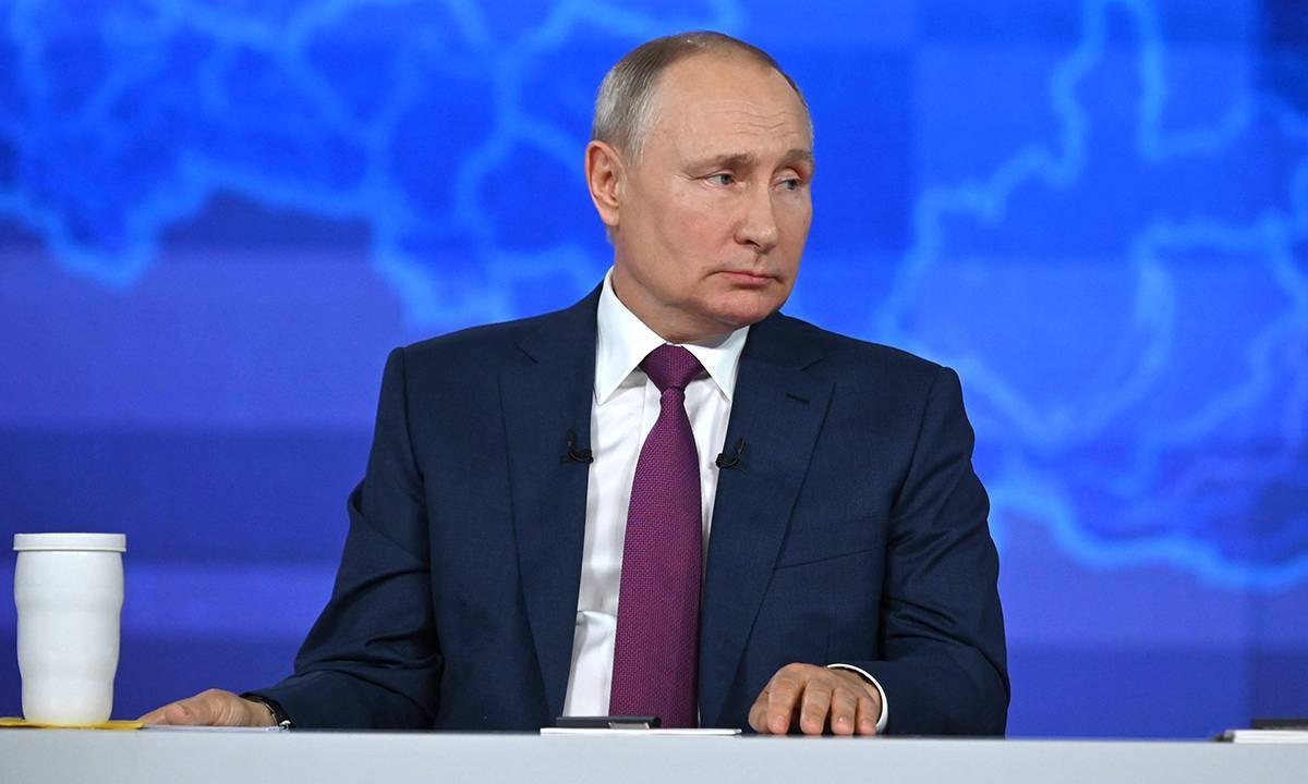 Владимир Путин: 46 млрд рублей на выплаты беременным и одиноким родителям  зарезервированы