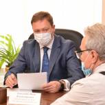 Иван Кандыбин принял участие в решении вопросов благоустройства дорог и дворов