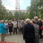 Депутаты Центрального района вместе с Детьми погибших Защитников Отечества возложили цветы в память о героях войны