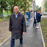 На округе депутата – единоросса построили дорогу, соединяющую два сквера в Кировском районе