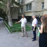 Александр Удалов взял на контроль вопросы благоустройства одного из дворов Волжского района Саратова