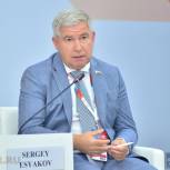 Депутат фракции "Единая Россия" Государственной Думы РФ Сергей Есяков выступил на научной конференции в Москве