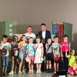 «Единая Россия» в Волгограде организовала для дошкольников поучительный спектакль о правилах дорожного движения