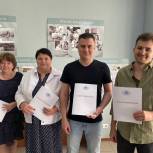 Виталий Лихачев поздравил сотрудников Онкодиспансера и Больницы № 25 с предстоящим праздником