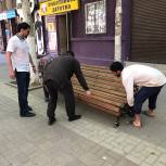 Депутат Заур Расулов помогает благоустраивать город Каспийск