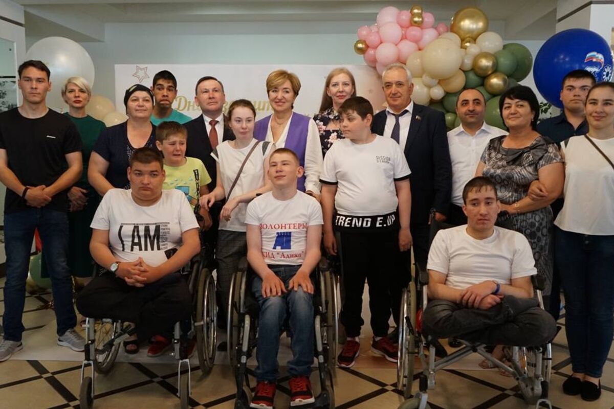 В канун Дня защиты детей в Черкесске чествовали ребят с ОВЗ