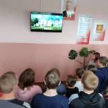 В Липецкой области «Единая Россия» помогла обеспечить телевизорами сельскую школу