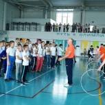 Нижнедевицкие единороссы организовали спортивный праздник ко Дню молодежи