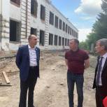 Михаил Клименко проверил ход реконструкции здания Екатеринбургской школы №24