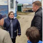 «Единая Россия» помогла многодетной семье из Тазовского района приобрести диван для ребёнка с ОВЗ