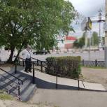 Приемная «Единой России» помогла установить уличный пандус в Воронеже