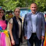 С Днем защиты детей юных жителей Арбеково поздравили Федор Тощев и Анна Рудакова