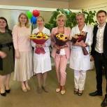 Единороссы поздравили московских медиков с праздником