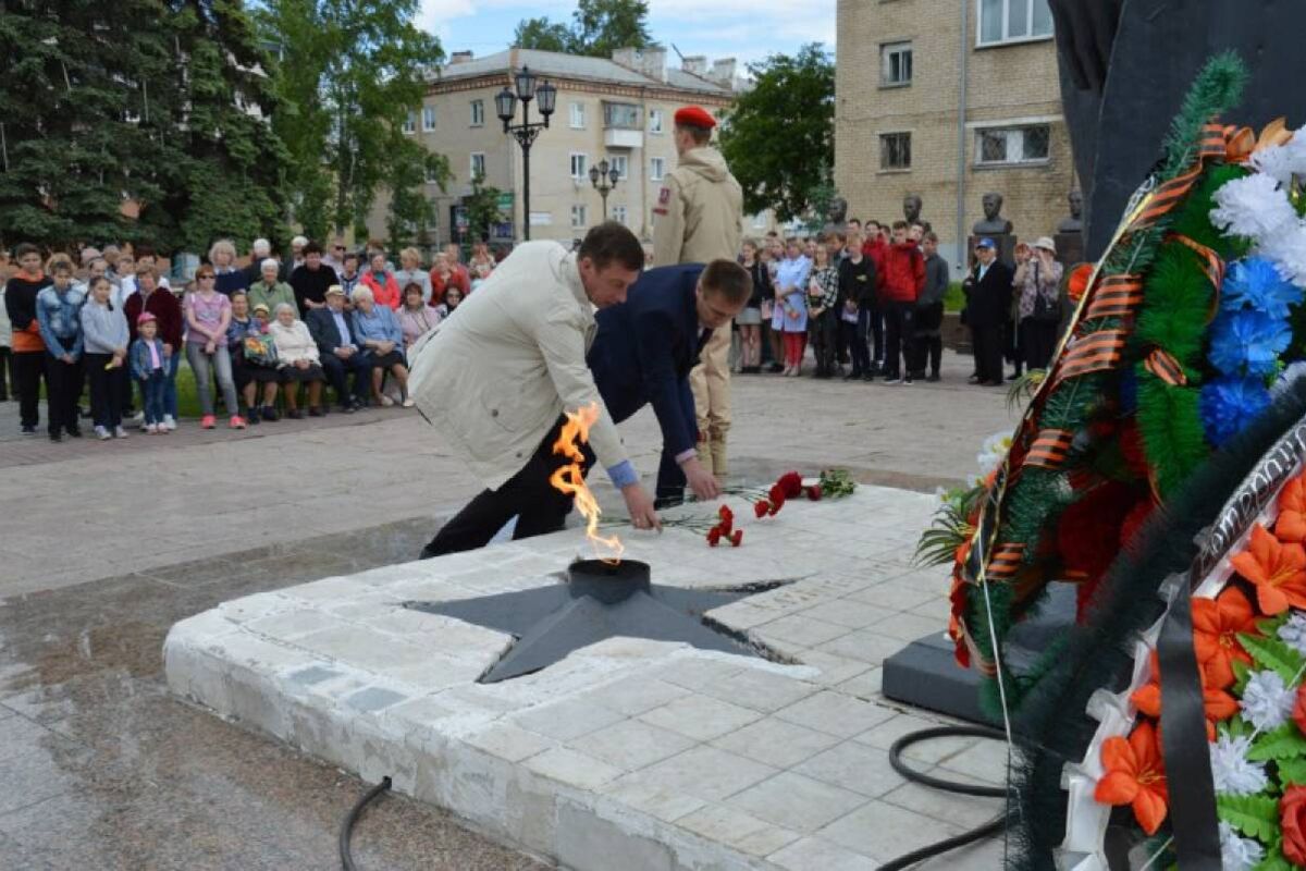 В Юрюзани открыли монумент «Книга памяти»