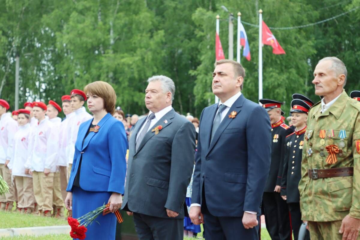 У Кургана Бессмертия в Белеве прошла церемония перезахоронения останков  бойцов Красной армии