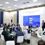 На площадке «Единой России» на ПМЭФ губернаторы представили результаты развития регионов