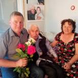 В Калачевском районе активисты «Единой России» поздравили с 98-летием участника Сталинградской битвы Ивана Попова