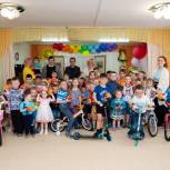 Депутат Госдумы от «Единой России» передал подарки детским домам Кировской области