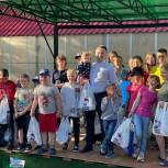 Партийцы поздравили с праздником детей из ЛДНР, которые проживают в уфимском пункте временного размещения