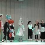 В Кемеровской области сторонники «Единой России» показали спектакль для детей из ЛДНР