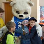 «Единая Россия» провела конкурсную программу и поздравила школьников Челябинска с Днем защиты детей
