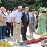В Астрахани «Единая Россия» почтила память погибших в годы Великой Отечественной войны