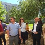 В Костроме в рамках мобилизационного партийного проекта «Жители МКД» проверили ход ремонта дворов
